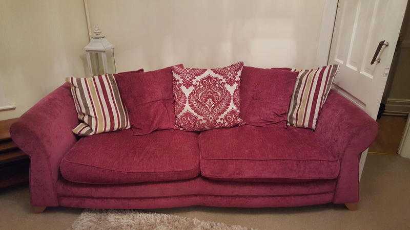 Settee and large cwtch chair