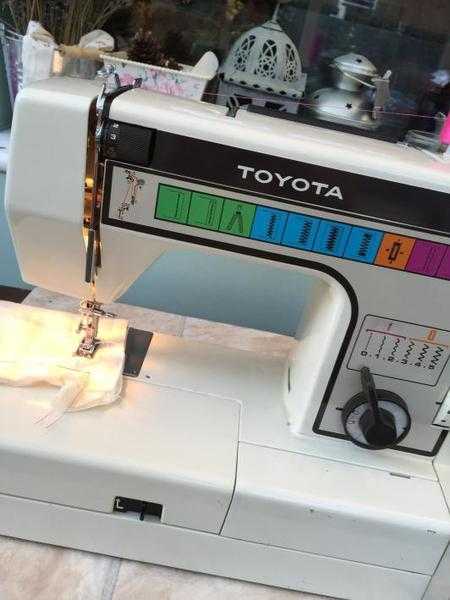 Sewing machine Toyota 3001dx working