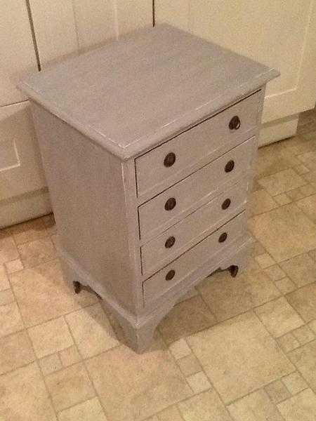 Shabby Chic Chest of Drawers