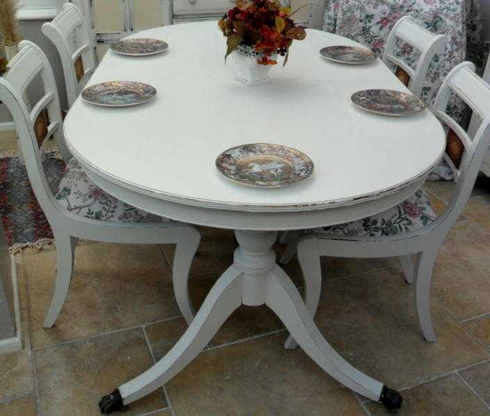 Shabby Chic Extendable Table and 4 x Upholstered Chairs