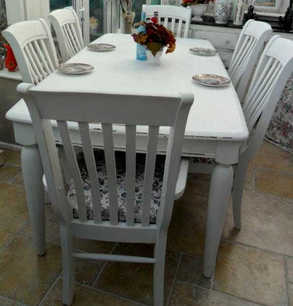 Shabby Chic, Extendable Table and 6 x Upholstered Chairs