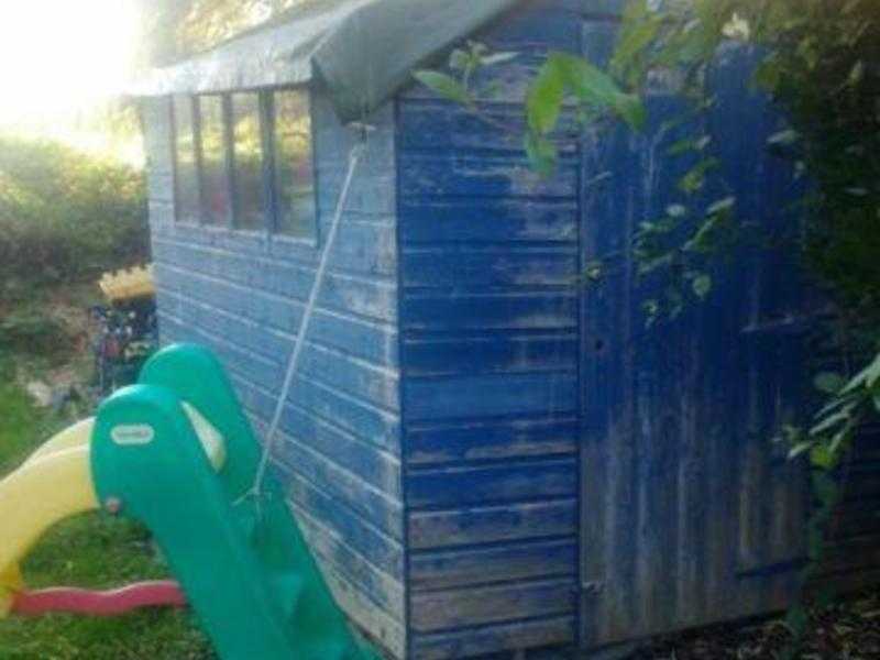 Shed for sale - can deliver - needs a paint