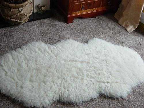 SHEEPSKIN RUG GENUINE LAMBS WOOL