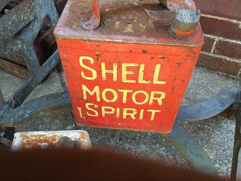 Shell motorspirit fuel can