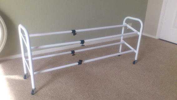 Shoe rack on wheels (extendable)