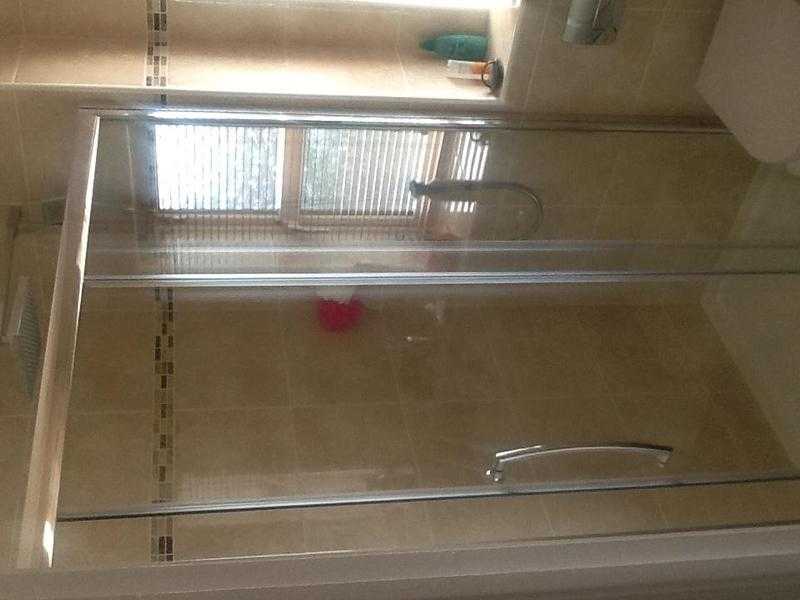 Shower screen enclosure 1700x1850