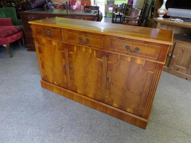 Sideboard  TV Stand With Cupboards amp Drawers - Local Delivery Now ONLY 19