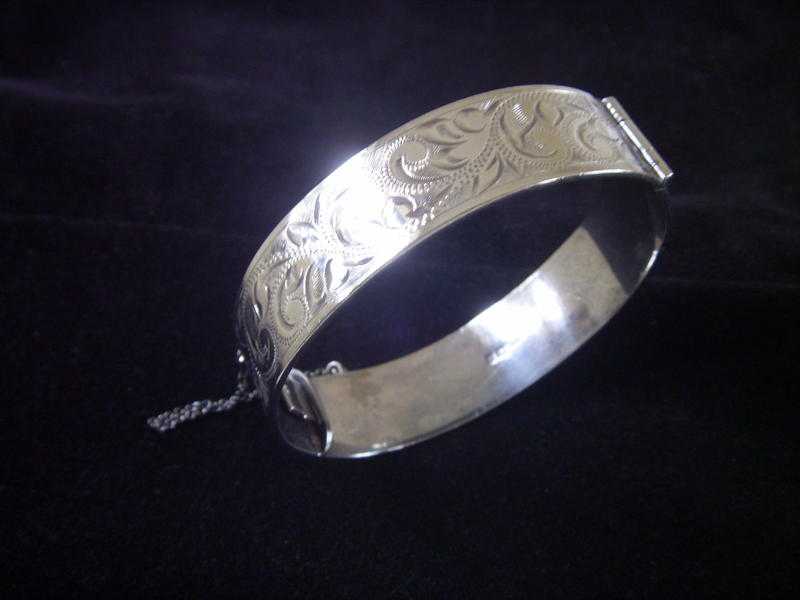 Silver bangle