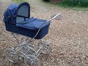 Silver Cross Pioneer Pushchair And Carry-cot
