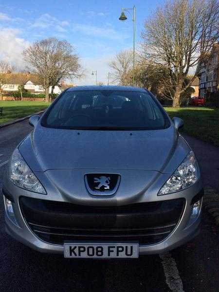 Silver Peugeot 308 2008