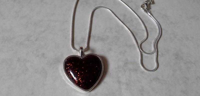 Silver Plated Heart Brown Sparkle Resin Necklace - Brand New - Hand Made