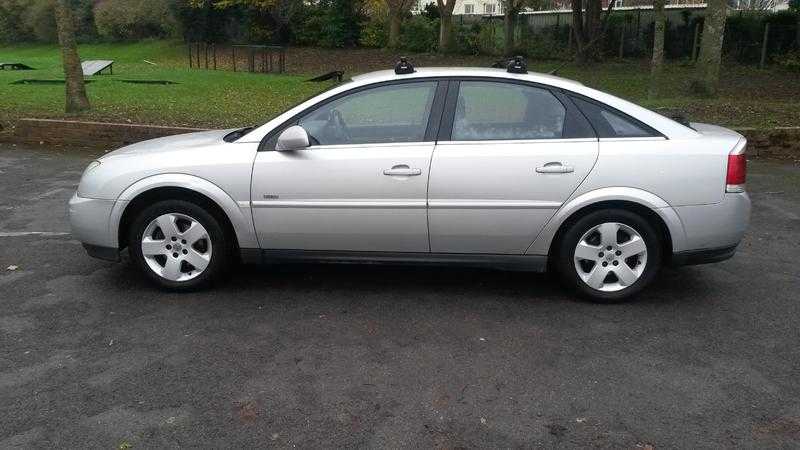 Silver Vauxhall Vectra Design 2004 2.2 petrol