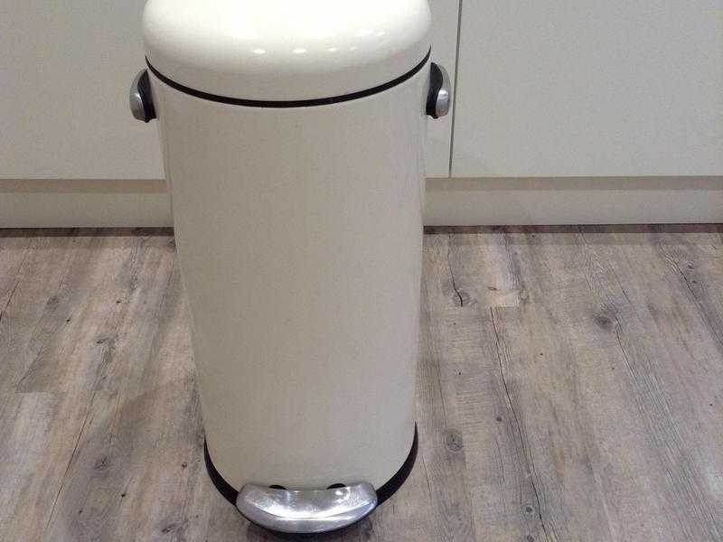 Simplehuman bin