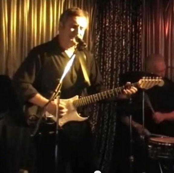 Simply Fred - SingerGuitarist for Pubs Clubs amp Functions