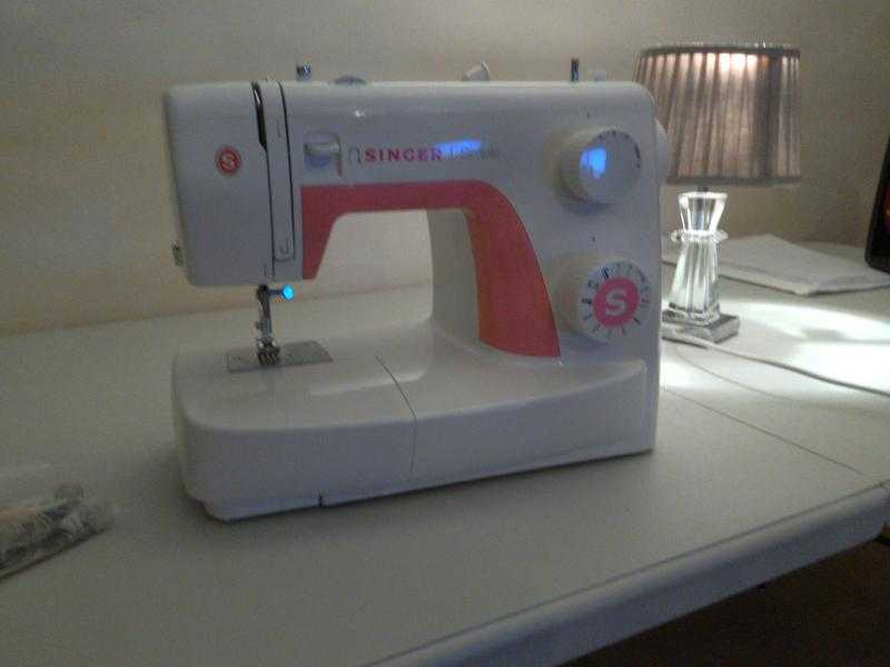 Singer simple sewing machine