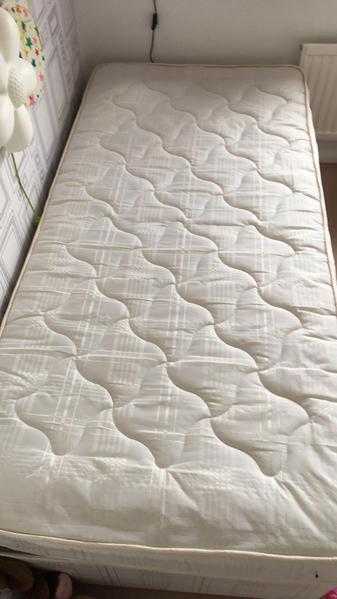 Single 3ft sprung mattress as new