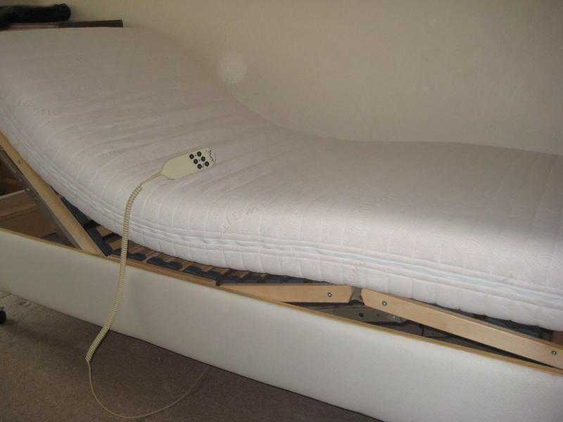 Single adjustable bed