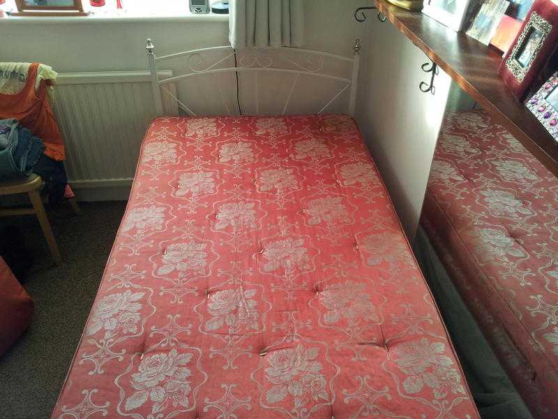 Single bed 3ft wide