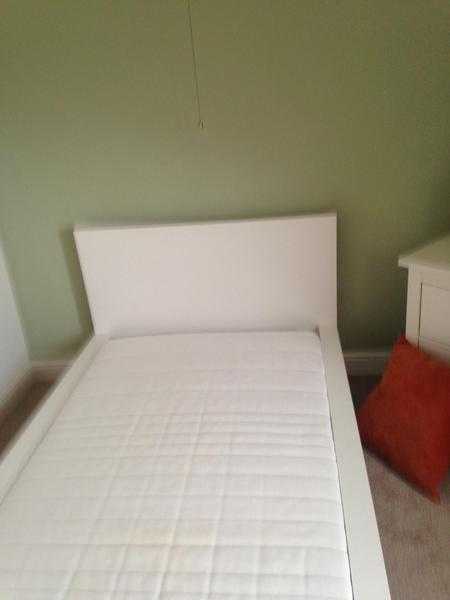 Single bed and matress