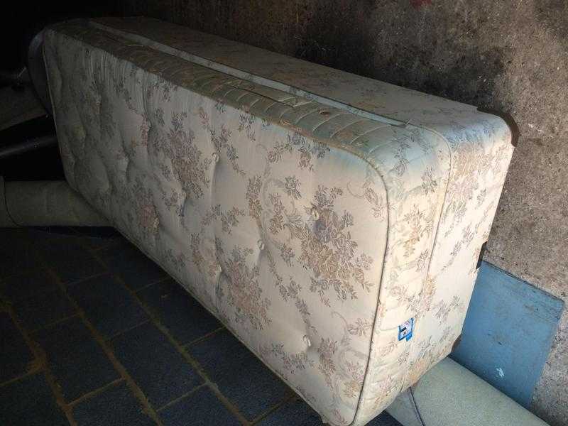 Single bed and mattress 40