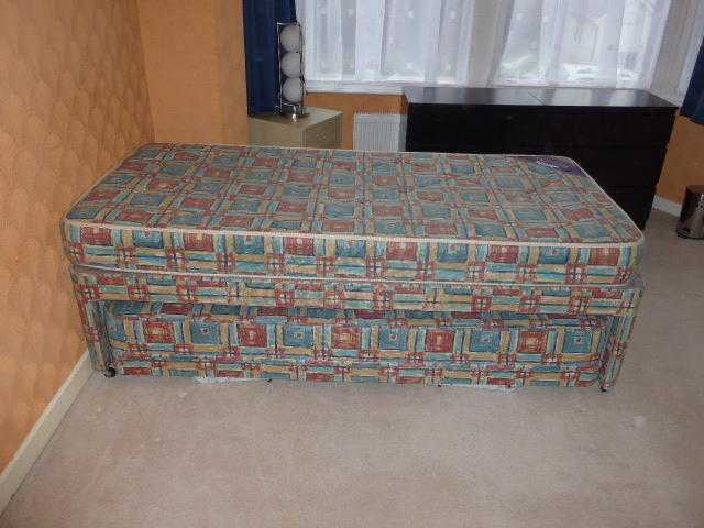 Single Bed with Guest Pullout