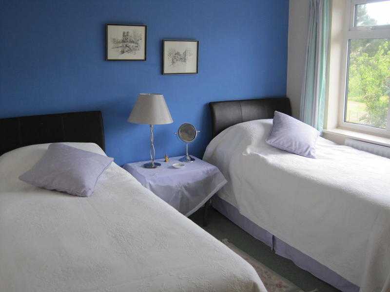 Single Beds (2)