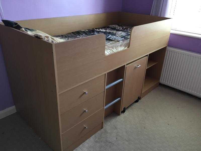 Single cabin bed