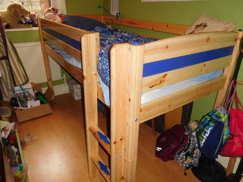 Single children039steenager semi-high to normal height wooden bed