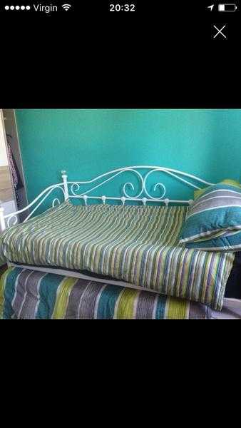 Single day bed