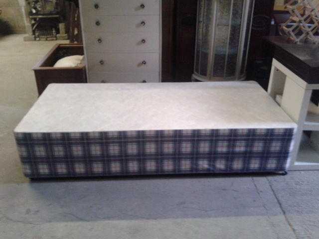 single divan bed - from spare room never slept on  30 0