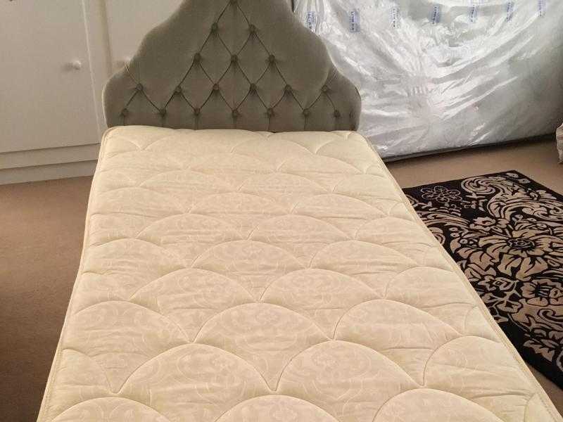 Single divan bed with headboard