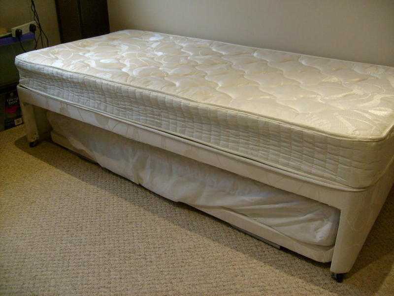 Single Guest Bed Converts to Double Bed