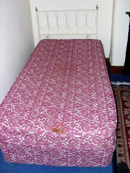 Single mattress and base free to collector