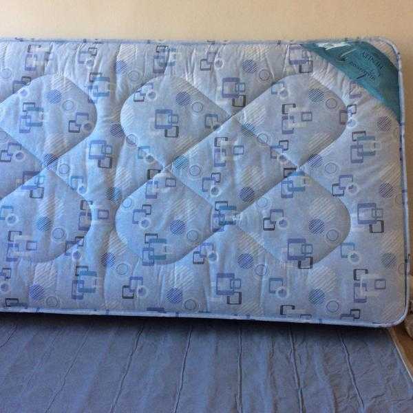 SINGLE MATTRESS EXCELLANT CONDITION