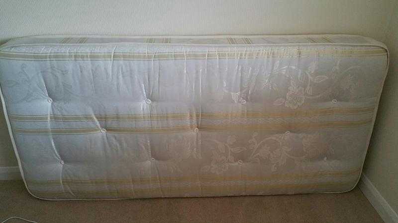 Single Mattress - nearly New