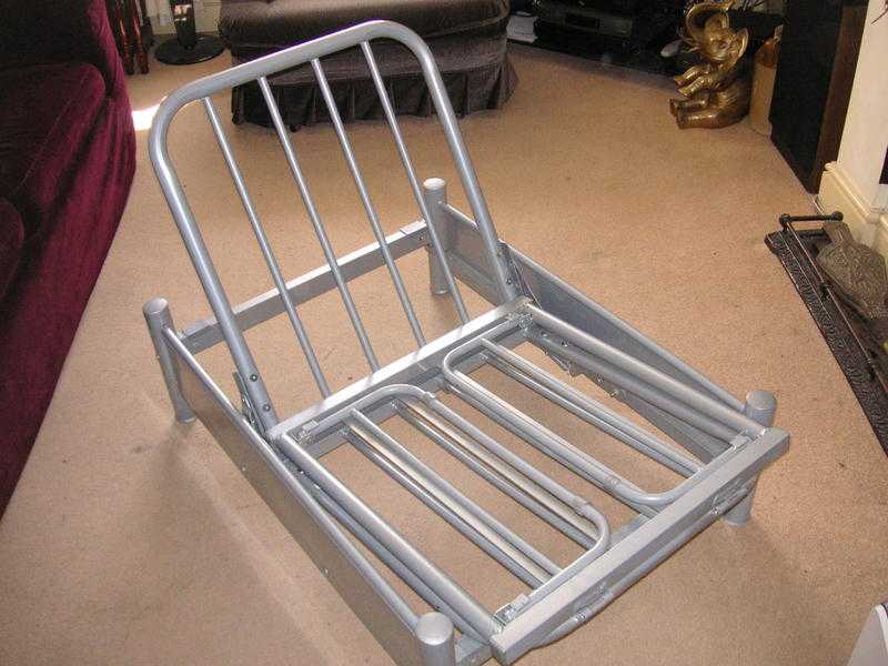 Single metal frame Futon