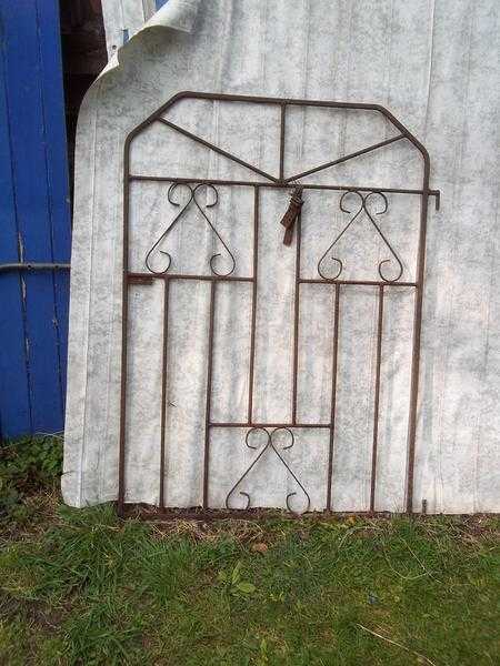 SINGLE METAL GATE