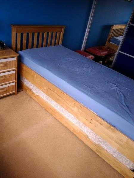 Single pine bed