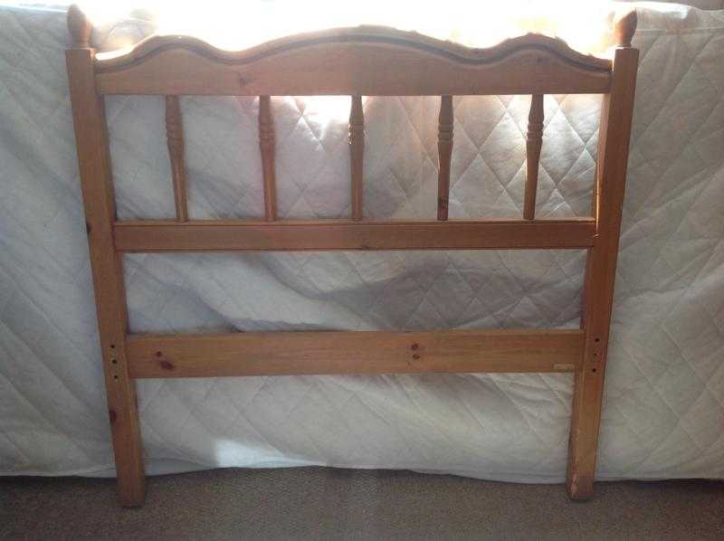 Single pine bed