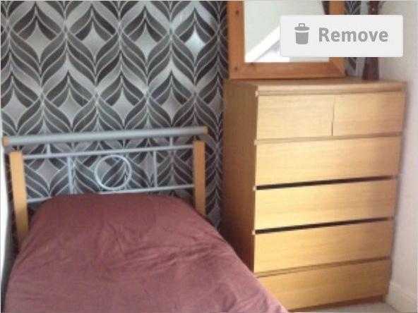 Single room amp double room to let in Abington