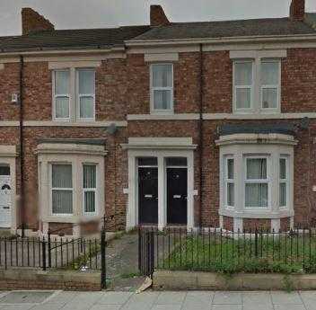 Single room for rent 200 pm. in front of asda ,15 mins from uni.2 mins to bus stop 200  Newcastle