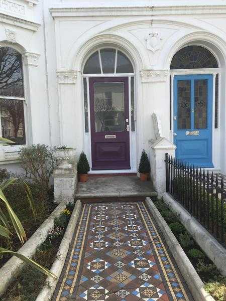 Single room in lovely home in Hove (female only)