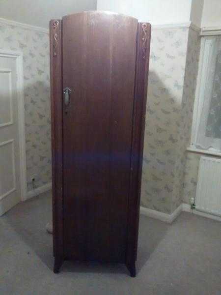 SINGLE WARDROBE