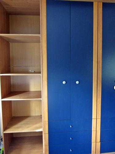 Single Wardrobe with Shelving