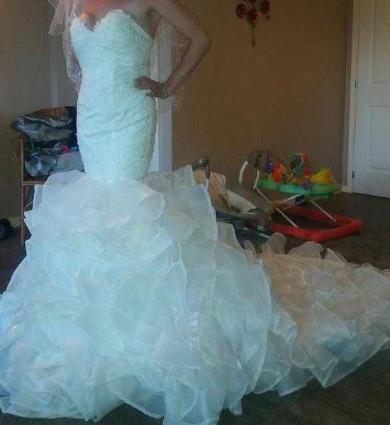 Size 10 mermaid style wedding dress