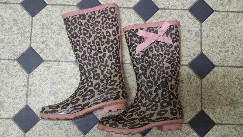 size 2 wellington boots
