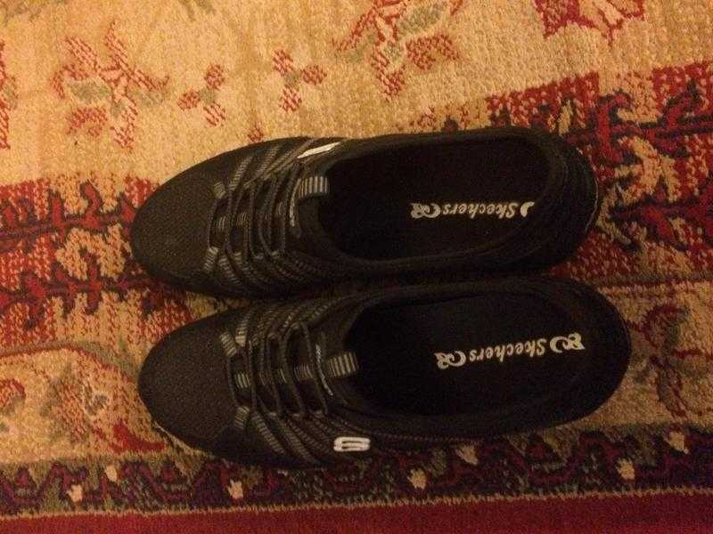 Size 4 Black Sketchers Casual Shoe