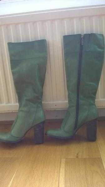 Size 5 beautiful tall green boots  3 inch heel