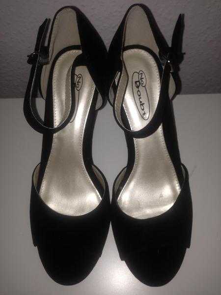 Size 5 Black Suede Mid Heel Wedges