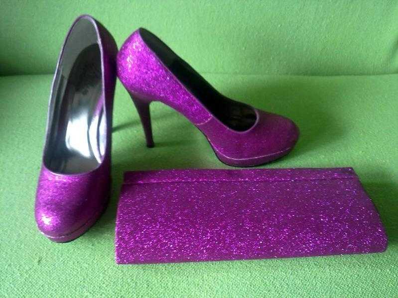 Size 6 pink glitter Shoes with matching bag